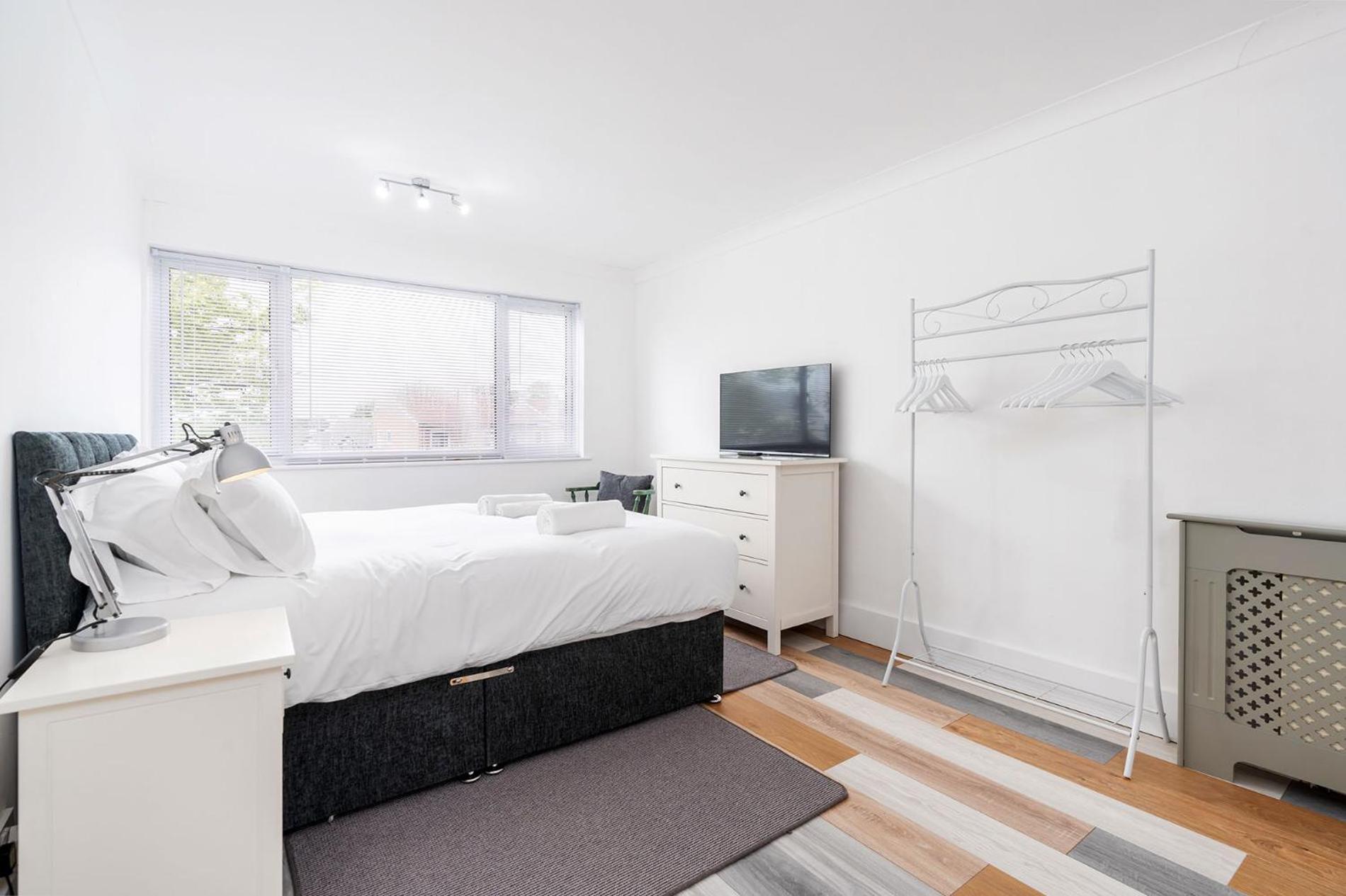 Apartment Chic 3 Bedroom With Balcony & Free Parking Leeds (West Yorkshire)